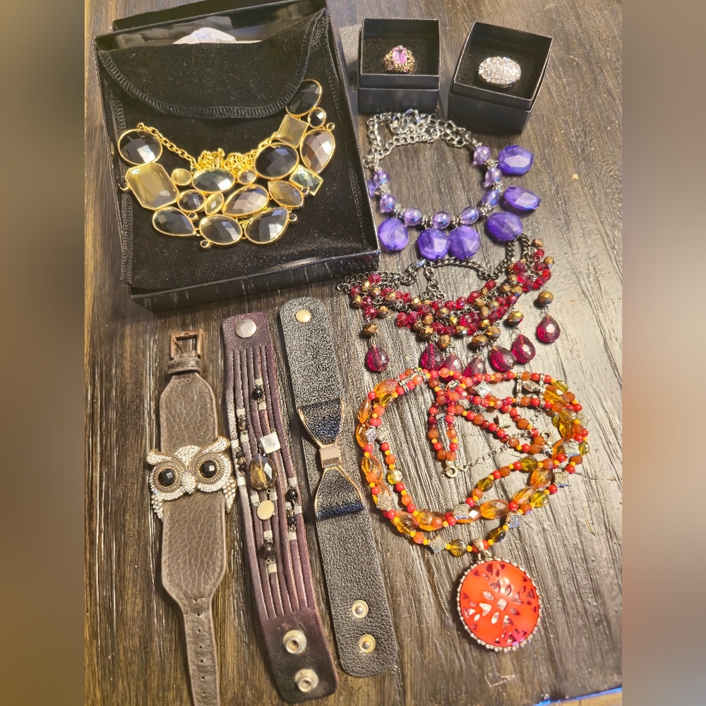 9 PIECE JEWELRY BUNDLE